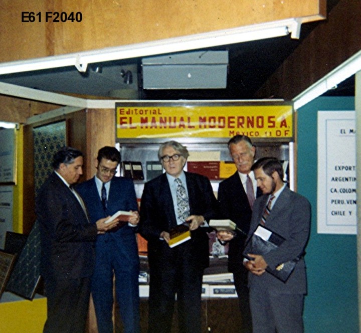 E61F2040.jpg
