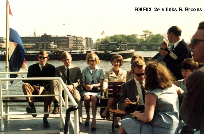 E08F02.jpg